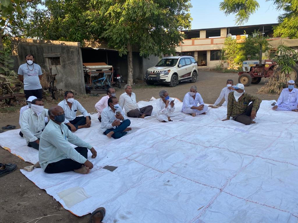 સૌરાષ્ટ્રનાં આંતરીયાળ ગામડાઓમાં પહોંચી સેવાની ધૂણી ધખાવી