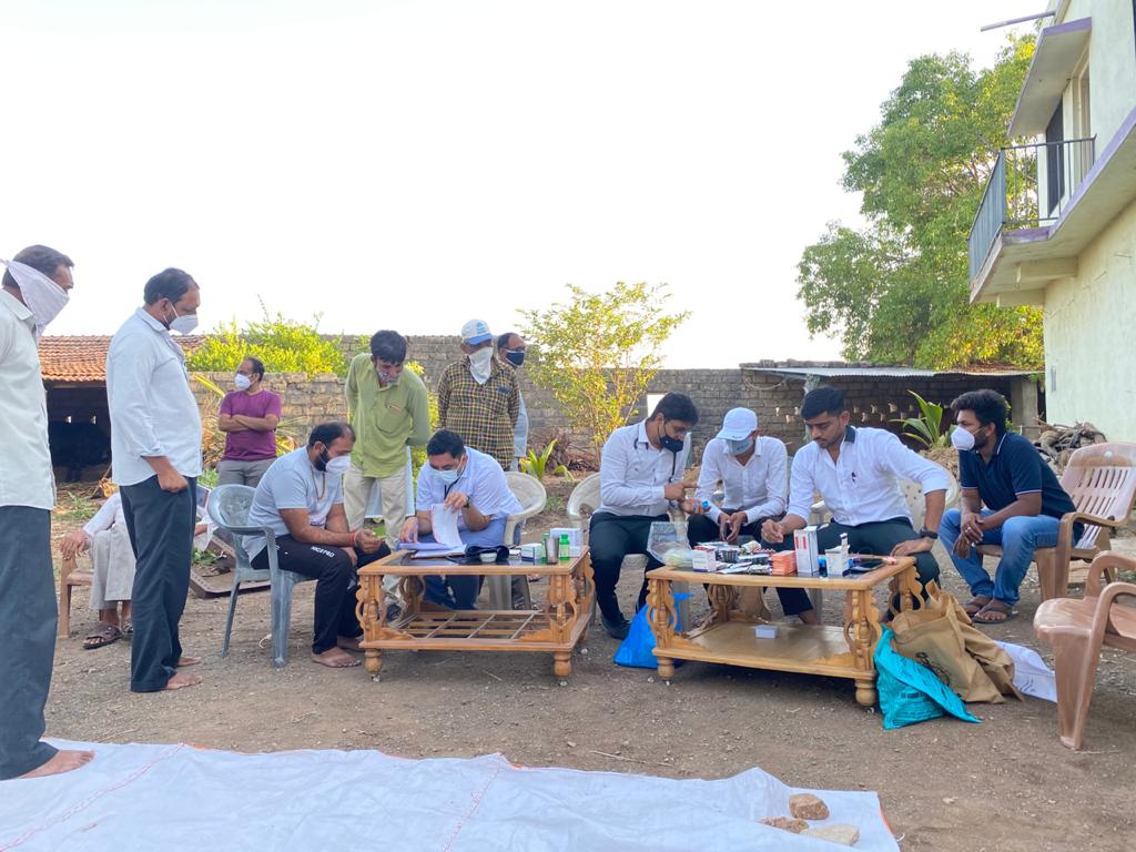 સૌરાષ્ટ્રનાં આંતરીયાળ ગામડાઓમાં પહોંચી સેવાની ધૂણી ધખાવી