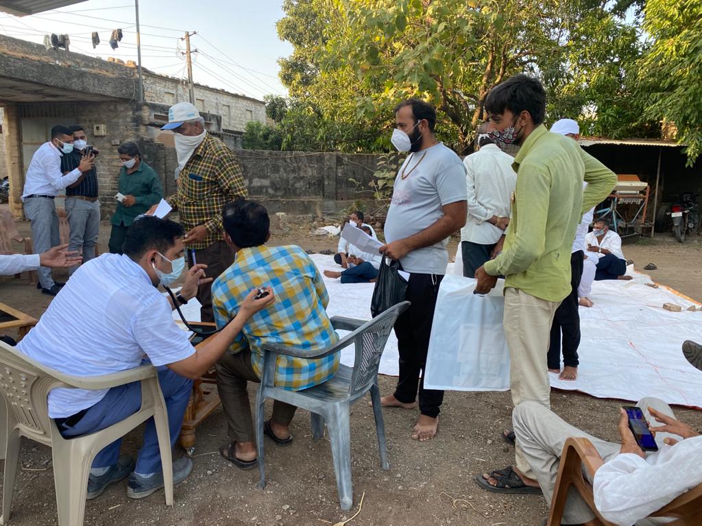 સૌરાષ્ટ્રનાં આંતરીયાળ ગામડાઓમાં પહોંચી સેવાની ધૂણી ધખાવી