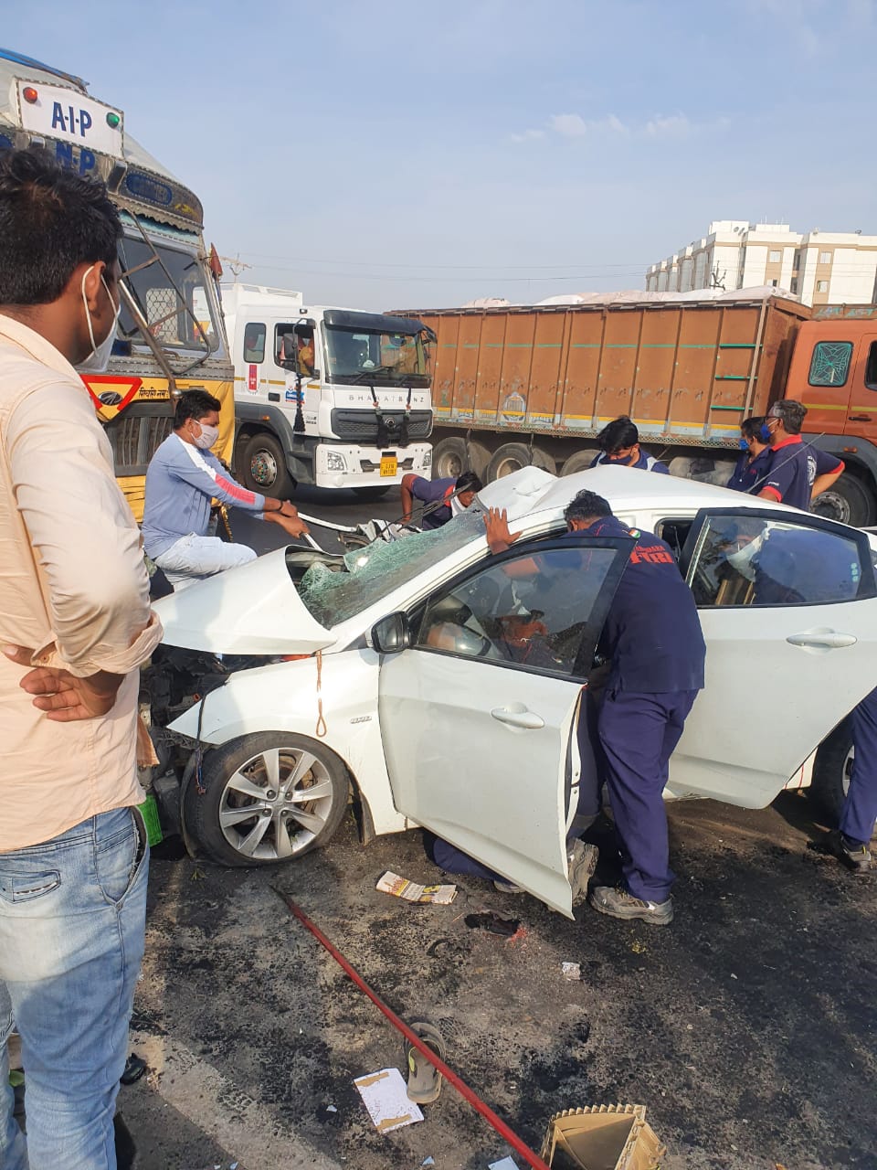 સુરતથી સેવા કરવા સૌરાષ્ટ્ર ગયેલા 3 કોરોના વોરિયર્સના કાર અકસ્માતમાં મોત, પરિવાર માટે વળતરની માંગ ઊઠી