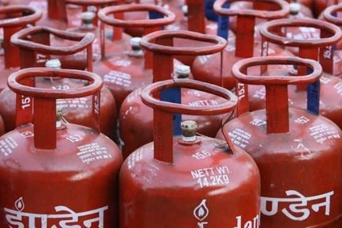 એલપીજી સિલિન્ડર રિફિલની પોર્ટેબીલિટીને સરકારની મંજૂરી:ગેસના સિલિન્ડર હવે કોઈપણ ડિસ્ટ્રીબ્યુટર પાસે રીફિલ કરી શકાશે
