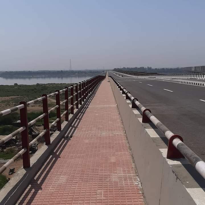 golden-parelal-bridge