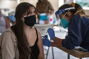 corona-vaccine-center-in-surat