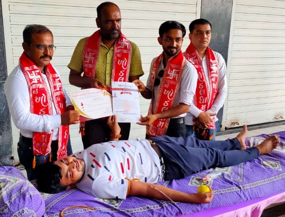 ખોડલધામ યુવા સમિતી ઉમરા વેલંજા આયોજિત રક્તદાન કેમ્પમાં 117 બ્લડયુનિટ એકઠું કરાયું