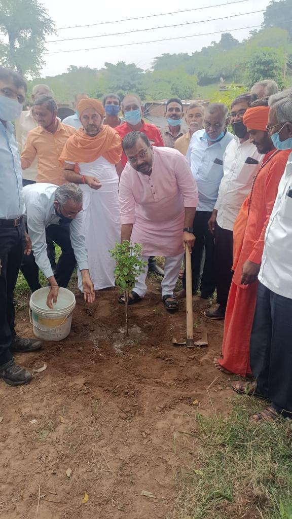 અરવલ્લીમાં વાવડી દૂધ મંડળી દ્વારા વૃક્ષારોપણ કાર્યક્રમ