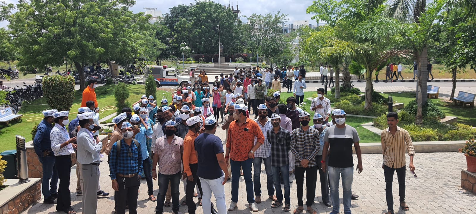 ભાવનગર યુનિવર્સિટી ખાતે આમ આદમી પાર્ટી અને છાત્ર યુવા સંઘર્ષ સમિતિ દ્વારા MSc. માં (IC) ડીપાર્ટમેન્ટ બંધ કરી દેવાના વિરોધમાં ઉગ્ર વિરોધ પ્રદર્શન