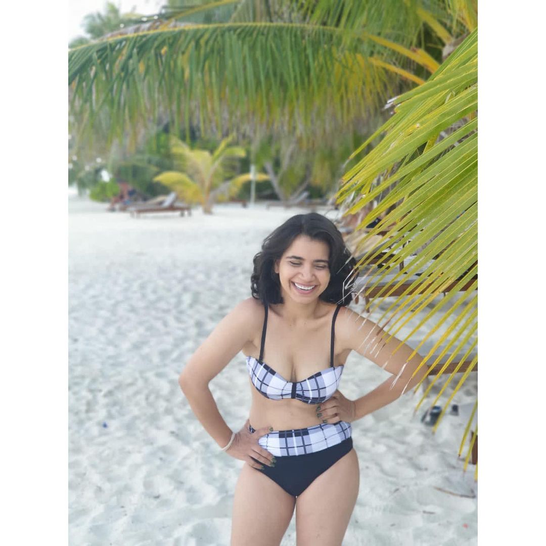 27082021-rita-reporter-bikinis-episode