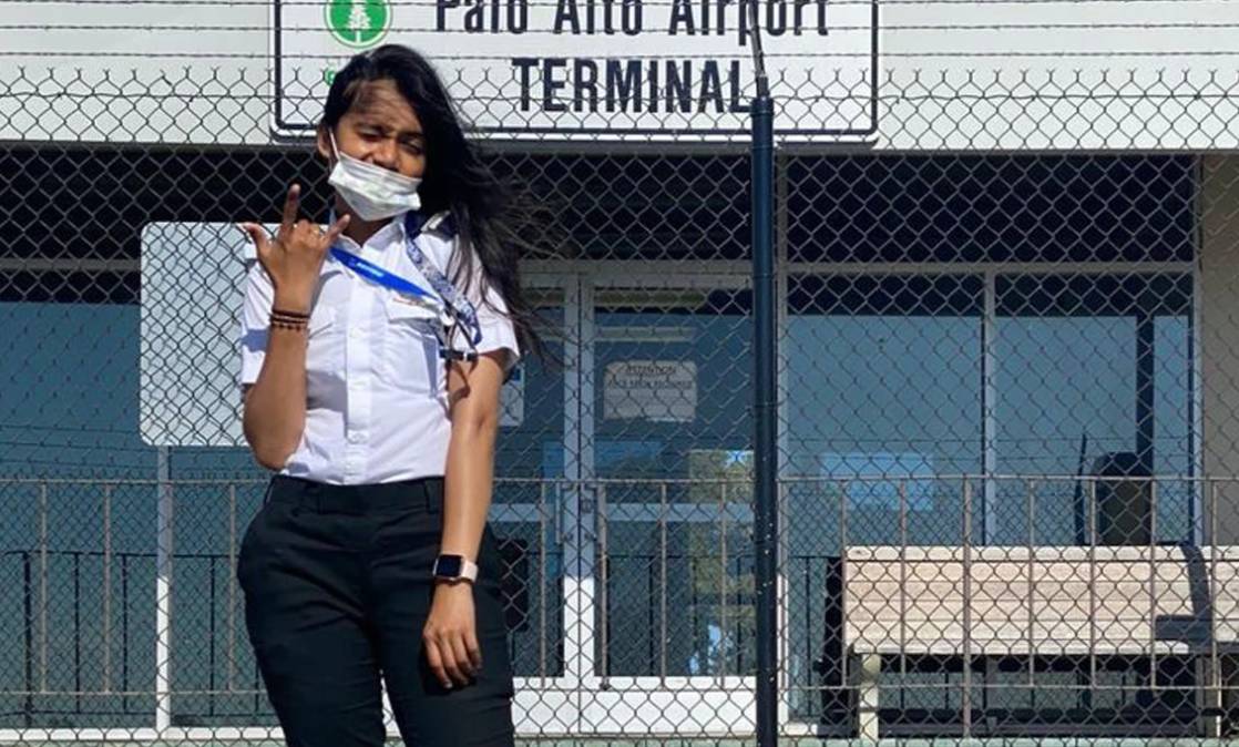 ખેડૂતની દીકરી મૈત્રી પટેલે ગુજરાતનું નામ કર્યુ રોશન, 19 વર્ષની યુવતી બની દેશની સૌથી નાની વયની પાયલટ