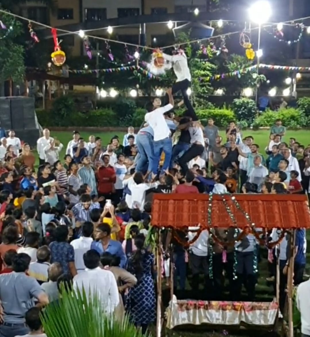 ઉત્રાણ શાલિગ્રામ સ્ટેટસમાં ધામધૂમથી ઉજવાયો કૃષ્ણ જન્માષ્ટમી મહોત્સવ