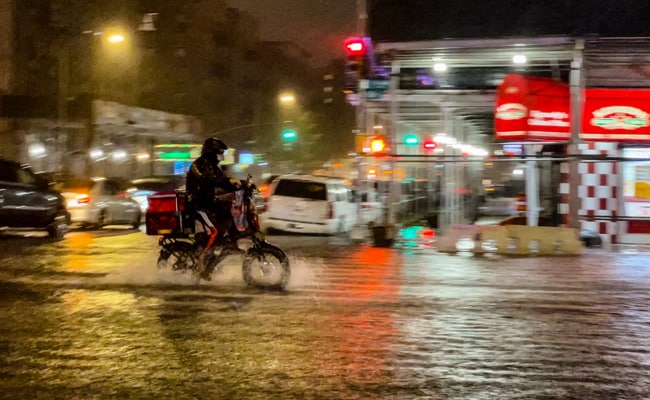US Flood : ઇડાએ મચાવી અમેરિકામાં તબાહી, ન્યૂયોર્કમાં ઈમરજન્સી જાહેર, જુઓ તસવીરો