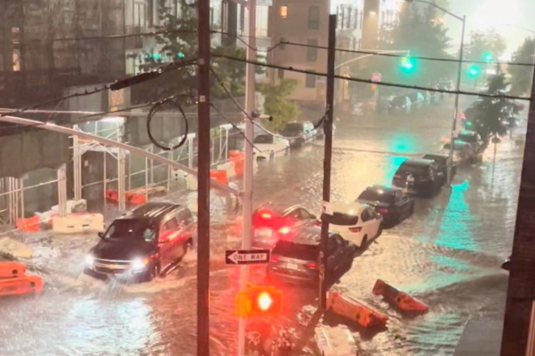 US Flood : ઇડાએ મચાવી અમેરિકામાં તબાહી, ન્યૂયોર્કમાં ઈમરજન્સી જાહેર, જુઓ તસવીરો