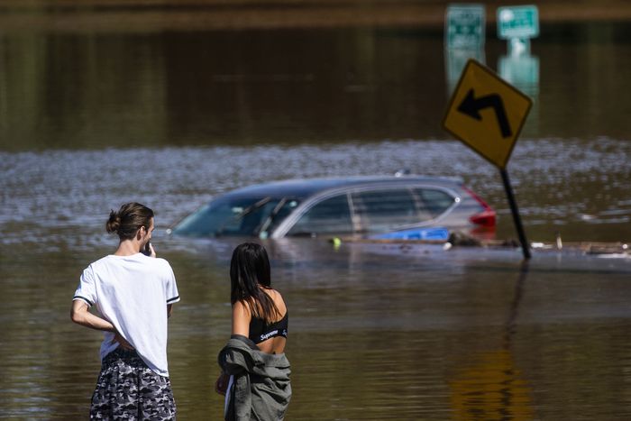 US Flood : ઇડાએ મચાવી અમેરિકામાં તબાહી, ન્યૂયોર્કમાં ઈમરજન્સી જાહેર, જુઓ તસવીરો