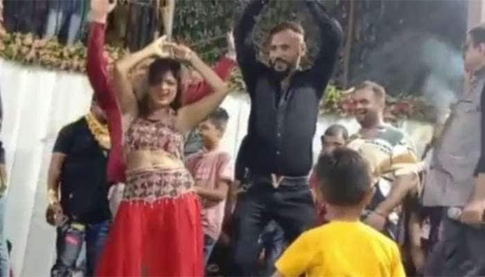 રંગીલા સુરતીઓની અશ્લીલતા, બર્થડે પાર્ટીમાં બાર ડાન્સરોના ગુંડાઓ સાથે ઠુમકા, વીડિયો વાયરલ: સાતની ધરપકડ