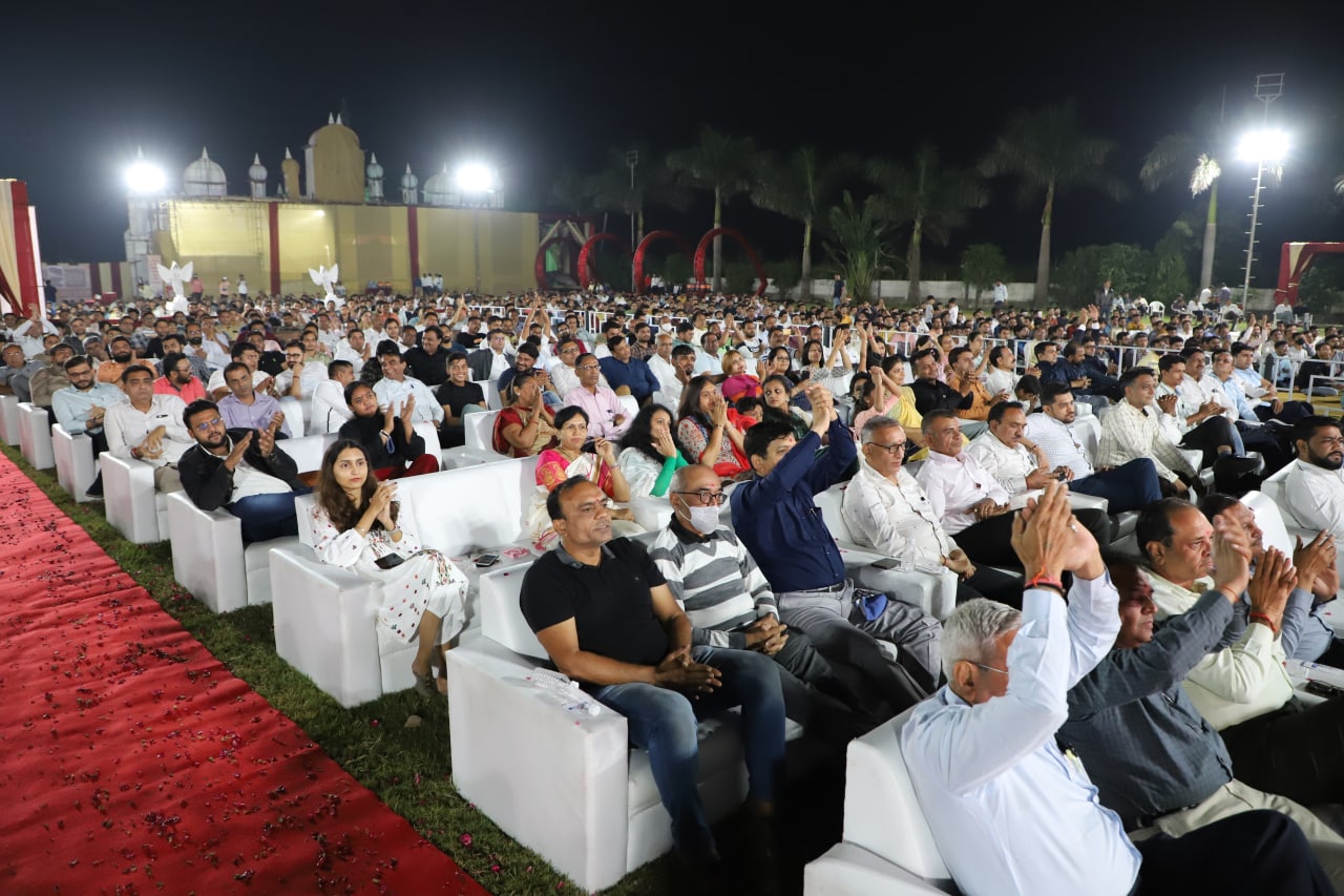 યુવા સંસ્કૃતિ ચેરીટેબલ ટ્રસ્ટ દ્વારા સુરતમાં સરદાર ગાથા યોજાઈ