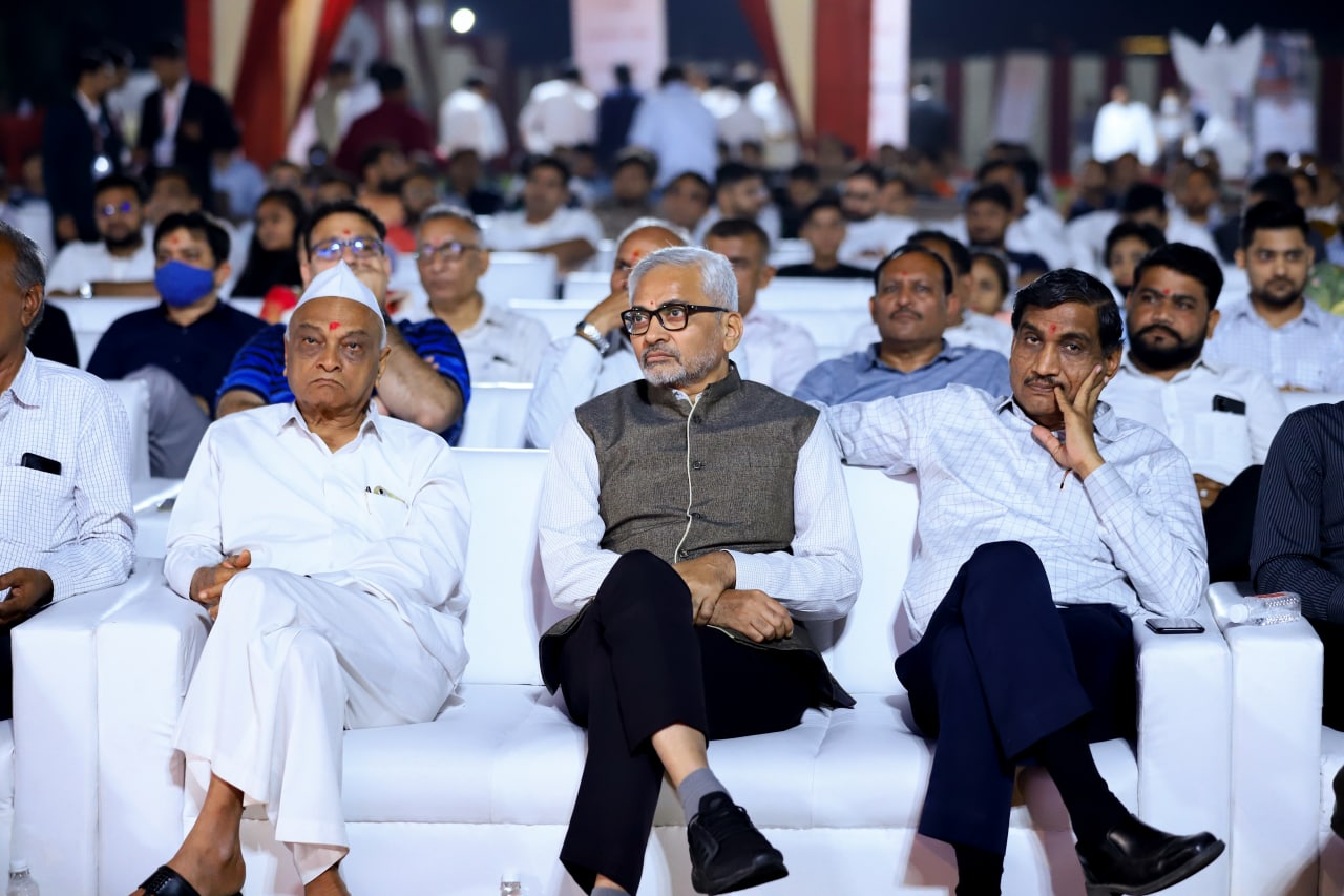 યુવા સંસ્કૃતિ ચેરીટેબલ ટ્રસ્ટ દ્વારા સુરતમાં સરદાર ગાથા યોજાઈ