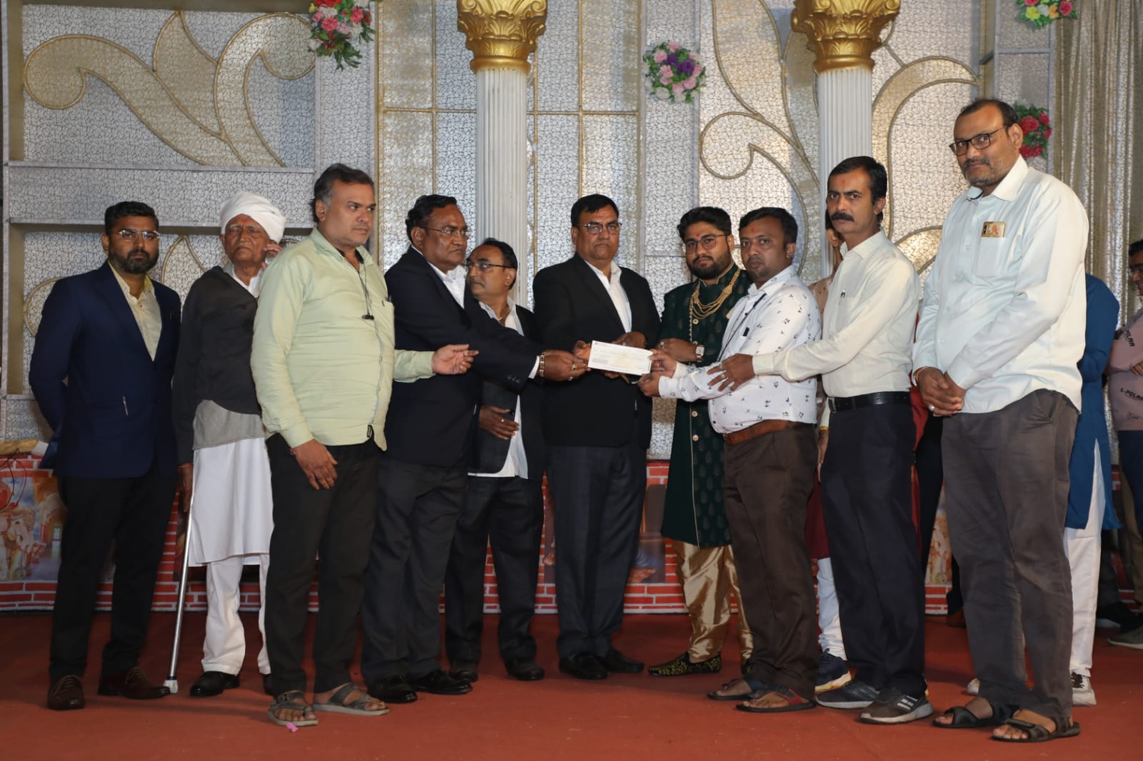 સુરત : લગ્ન પ્રસંગે સેવા સાથે સામાજીક સંદેશ આપતો બલર પરિવાર