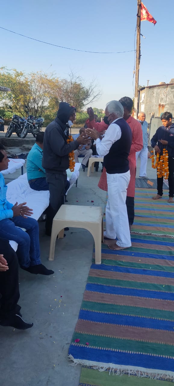 પ્રાંતિજ તાલુકાના સોનાસણ રામપુરા મધ્યે લાખોના ખર્ચે બનેલા માતા વહાણવટીના મંદિર મૂર્તિઓ ના પ્રાણપ્રતિષ્ઠા મહોત્સવના આયોજન માટે આગેવાનો ધર્મબેઠક