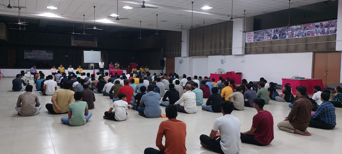 SURAT : સુદામા ચેરીટેબલ ટ્રસ્ટ દ્બારા સુદામા ચોક કોમ્યુનીટી હોલ ખાતે સિવિલ ડીફેન્સ કેમ્પનું આયોજન