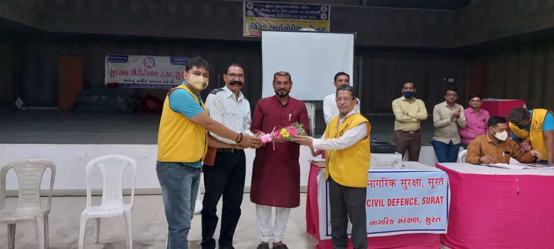 SURAT : સુદામા ચેરીટેબલ ટ્રસ્ટ દ્બારા સુદામા ચોક કોમ્યુનીટી હોલ ખાતે સિવિલ ડીફેન્સ કેમ્પનું આયોજન