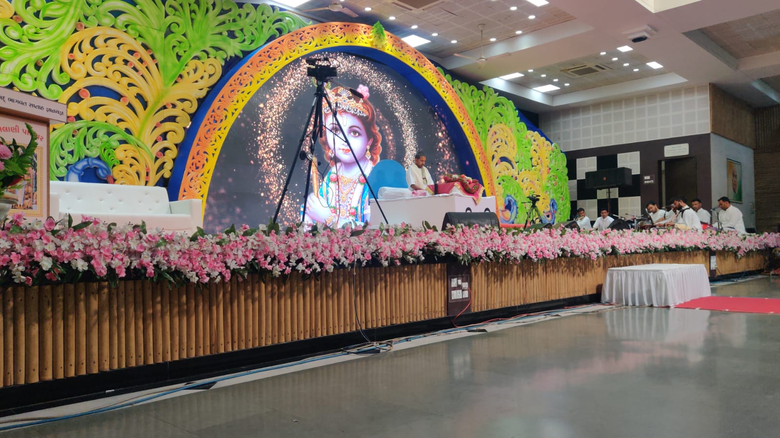 SURAT : ભલાણી પરિવાર આયોજીત ભાવસભર ભાગવત સપ્તાહ જ્ઞાનયજ્ઞ