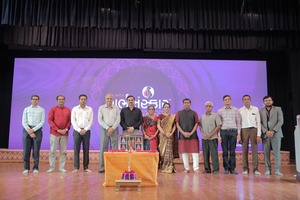 સુરતે ઇતિહાસ રચ્યો : વિશ્વનો પ્રથમ સાંસ્કૃતિક ‘ગર્ભ સંસ્કાર મહોત્સવ’ ઉજવ્યો