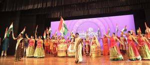 સુરતે ઇતિહાસ રચ્યો : વિશ્વનો પ્રથમ સાંસ્કૃતિક ‘ગર્ભ સંસ્કાર મહોત્સવ’ ઉજવ્યો