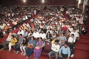સુરતે ઇતિહાસ રચ્યો : વિશ્વનો પ્રથમ સાંસ્કૃતિક ‘ગર્ભ સંસ્કાર મહોત્સવ’ ઉજવ્યો