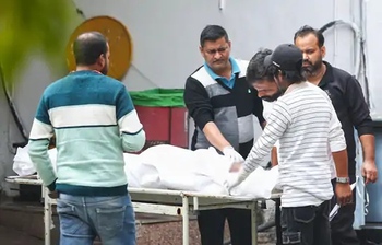 ધ બર્નિંગ કાર: કારને લઇ સર્ચ એલર્ટ, તમારા શહેરમાં આ નંબરની કાર દેખાઇ તો તરત પોલીસને જાણ કરો