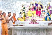 251125-aptivating-photo-of-the-ram-darbar-came-before-sri-ram-adorned-like-a-city-bride